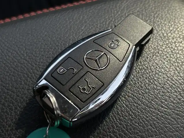 メルセデス・ベンツ ＣＬＡ１８０ Sブレイク AMG スタイル 愛媛県 2018(平30)年 6.7万km 茶 メーカーオプション純正ナビ/BT/AM・FM/CD/DVD/フルセグTV/ETC/前後ドライブレコーダー/ブラインドスポットモニター/前後コーナーセンサー/バックカメラ/レーンキープアシスト/衝突軽減システム/パーキングアシスト/アイドリングストップ/パドルシフト/追従型クルーズコントロール/harman kardonスピーカー/ガラスルーフ/D+N席シートヒーター・パワーシート/純正フロアマット/純正アルミホイール