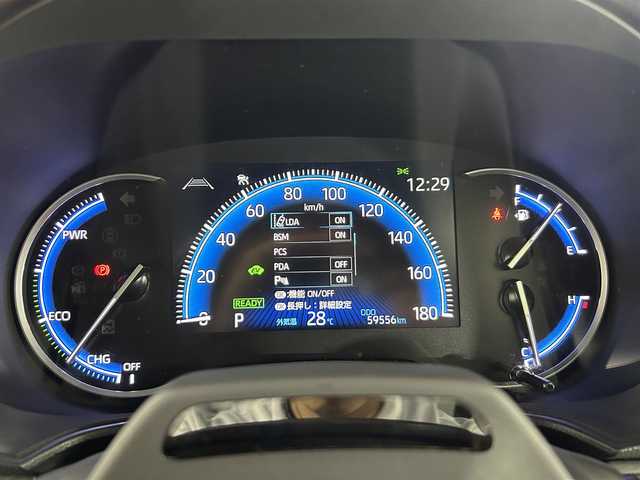 トヨタ ヴォクシー ハイブリッド S－Z 佐賀県 2022(令4)年 6万km アティチュードブラックマイカ 純正10.5インチディスプレイオーディオ/純正10.5インチディスプレイオーディオ/AM/FM/BT/フルセグTV/衝突被害軽減システム/レーダークルーズコントロール/レーンアシスト/ブラインドスポットモニター/バックカメラ/クリアランスソナー/ロードサインアシスト/オートライト/オートマチックハイビーム/電子パーキング/ブレーキホールド/両側パワースライドドア/パワーバックドア/ビルトインETC2.0/ハーフレザーシート/運転席・助手席シートヒーター/ISOFIX対応シート/後席サンシェード/純正17インチアルミホイール/LEDヘッドライト