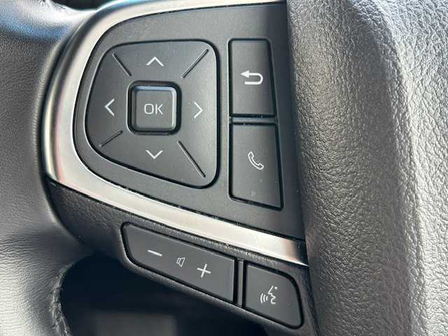 トヨタ グランエース プレミアム 茨城県 2020(令2)年 6.8万km ブラック 純正ナビ/（AM/FM/BT/Miracast）/全方位カメラ/デジタルインナーミラー/ブラインドスポットモニター/衝突軽減ブレーキ/レーダークルーズコントロール/全席パワーシート/エアシート・シートヒーター/両側パワースライドドア/黒革シート/ETC/ウッドコンビハンドル/スマートキー