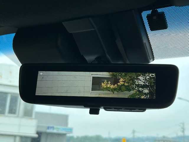 トヨタ グランエース プレミアム 茨城県 2020(令2)年 6.8万km ブラック 純正ナビ/（AM/FM/BT/Miracast）/全方位カメラ/デジタルインナーミラー/ブラインドスポットモニター/衝突軽減ブレーキ/レーダークルーズコントロール/全席パワーシート/エアシート・シートヒーター/両側パワースライドドア/黒革シート/ETC/ウッドコンビハンドル/スマートキー