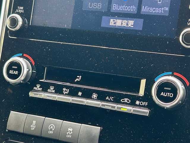 トヨタ グランエース プレミアム 茨城県 2020(令2)年 6.8万km ブラック 純正ナビ/（AM/FM/BT/Miracast）/全方位カメラ/デジタルインナーミラー/ブラインドスポットモニター/衝突軽減ブレーキ/レーダークルーズコントロール/全席パワーシート/エアシート・シートヒーター/両側パワースライドドア/黒革シート/ETC/ウッドコンビハンドル/スマートキー