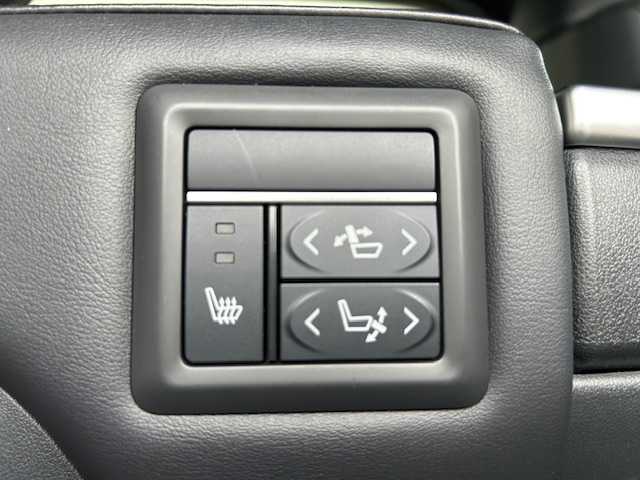 トヨタ グランエース プレミアム 茨城県 2020(令2)年 6.8万km ブラック 純正ナビ/（AM/FM/BT/Miracast）/全方位カメラ/デジタルインナーミラー/ブラインドスポットモニター/衝突軽減ブレーキ/レーダークルーズコントロール/全席パワーシート/エアシート・シートヒーター/両側パワースライドドア/黒革シート/ETC/ウッドコンビハンドル/スマートキー