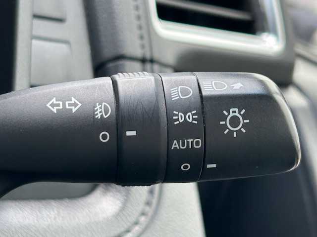 トヨタ グランエース プレミアム 茨城県 2020(令2)年 6.8万km ブラック 純正ナビ/（AM/FM/BT/Miracast）/全方位カメラ/デジタルインナーミラー/ブラインドスポットモニター/衝突軽減ブレーキ/レーダークルーズコントロール/全席パワーシート/エアシート・シートヒーター/両側パワースライドドア/黒革シート/ETC/ウッドコンビハンドル/スマートキー