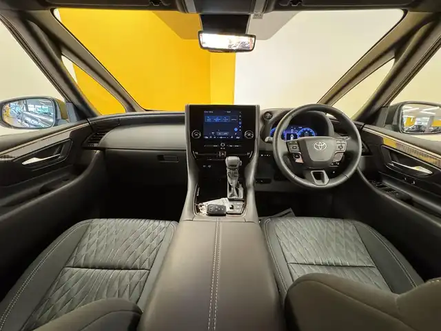 トヨタ アルファードハイブリット X 群馬県 2025(令7)年 0.3万km ブラック トヨタセーフティーセンス/・プリクラッシュセーフティー/・レーンキープアシスト/・クリアランスソナー/・クルーズコントロール/・ブラインドスポット/・オートライト/・オートハイビーム/・SOSコール/・横滑り防止/・パノラミックビューモニター/メーカー純正ナビゲーション/・AM/FM/フルセグTV/・Bluetooth/タイプC /両側電動スライドドア/フリップダウンモニター/ミラー一体型前後ドライブレコーダー/ユニバーサルステップ/ETC2.0/ヒーターミラー/LEDヘッドライト/プッシュスタート/スマートキー