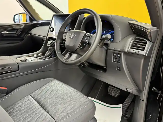 トヨタ アルファードハイブリット X 群馬県 2025(令7)年 0.3万km ブラック トヨタセーフティーセンス/・プリクラッシュセーフティー/・レーンキープアシスト/・クリアランスソナー/・クルーズコントロール/・ブラインドスポット/・オートライト/・オートハイビーム/・SOSコール/・横滑り防止/・パノラミックビューモニター/メーカー純正ナビゲーション/・AM/FM/フルセグTV/・Bluetooth/タイプC /両側電動スライドドア/フリップダウンモニター/ミラー一体型前後ドライブレコーダー/ユニバーサルステップ/ETC2.0/ヒーターミラー/LEDヘッドライト/プッシュスタート/スマートキー