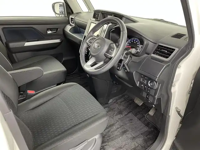トヨタ ルーミー カスタムG－T 埼玉県 2021(令3)年 4万km 白 純正ナビ/(AM/FM/Bluetooth/フルセグTV)/レーダークルーズコントロール/ビルトインETC2.0/両側パワースライドドア/バックカメラ/社外フロアマット/ドライブレコーダー/純正15インチアルミホイール/スマートキー/LEDヘッドライト/パワーステアリング/パワーウィンドウ