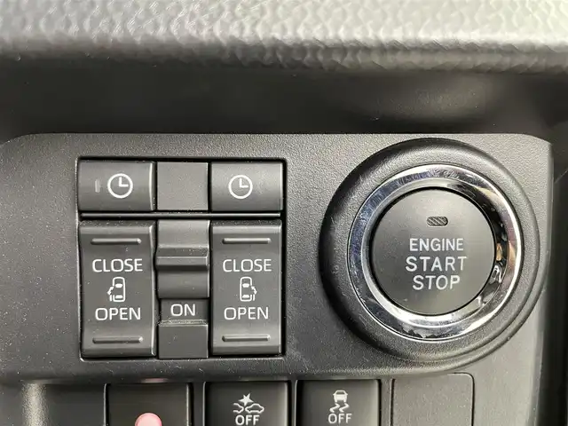 トヨタ ルーミー カスタムG－T 埼玉県 2021(令3)年 4万km 白 純正ナビ/(AM/FM/Bluetooth/フルセグTV)/レーダークルーズコントロール/ビルトインETC2.0/両側パワースライドドア/バックカメラ/社外フロアマット/ドライブレコーダー/純正15インチアルミホイール/スマートキー/LEDヘッドライト/パワーステアリング/パワーウィンドウ