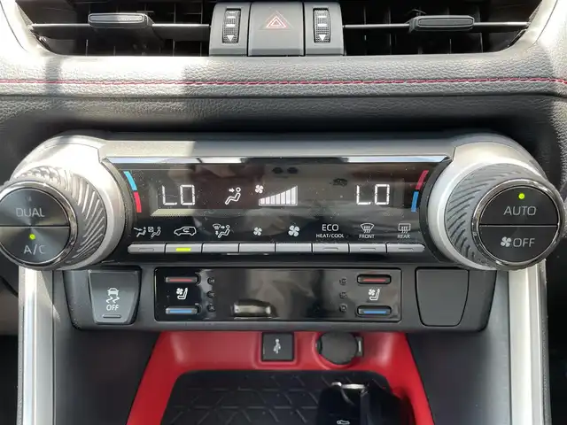 トヨタ ＲＡＶ４ アドベンチャー オフロードPKG 福島県 2020(令2)年 6.8万km スーパーホワイトⅡ 純正9インチディスプレイオーディオ/AM/FM/BT/USB/Miracast/フルセグTV/TRDフロントロアガーニッシュ/黒レザーシート/パワーシート/シートヒーター/エアシート/Toyota Safety Sense/レーダークルーズコントロール/プリクラッシュセーフティ/クリアランスソナー/パワーバックドア/ステアリングヒーター/ルーフレール/バックカメラ/オートハイビーム/LEDヘッドライト/フォグライト/純正ドライブレコーダー/ビルトインETC 2.0/プッシュスタート/ドアバイザー/フロアマット