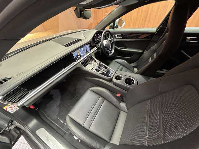 ポルシェ パナメーラ 千葉県 2019(令1)年 3.9万km GTシルバー ＡＣＣ　/黒革シート　/ナビ　/パノラミックビューモニター　/Ｂｌｕｅｔｏｏｔｈ接続　/パーキングアシスト　/ＰＡＳＭ　/シートＨ　/電動リアゲート　/ＬＥＤヘッドライト　/アクティブセーフティ　/ＥＴＣ　/ワンオーナー