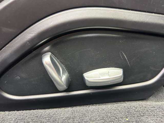 ポルシェ パナメーラ 千葉県 2019(令1)年 3.9万km GTシルバー ＡＣＣ　/黒革シート　/ナビ　/パノラミックビューモニター　/Ｂｌｕｅｔｏｏｔｈ接続　/パーキングアシスト　/ＰＡＳＭ　/シートＨ　/電動リアゲート　/ＬＥＤヘッドライト　/アクティブセーフティ　/ＥＴＣ　/ワンオーナー