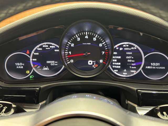 ポルシェ パナメーラ 千葉県 2019(令1)年 3.9万km GTシルバー ＡＣＣ　/黒革シート　/ナビ　/パノラミックビューモニター　/Ｂｌｕｅｔｏｏｔｈ接続　/パーキングアシスト　/ＰＡＳＭ　/シートＨ　/電動リアゲート　/ＬＥＤヘッドライト　/アクティブセーフティ　/ＥＴＣ　/ワンオーナー
