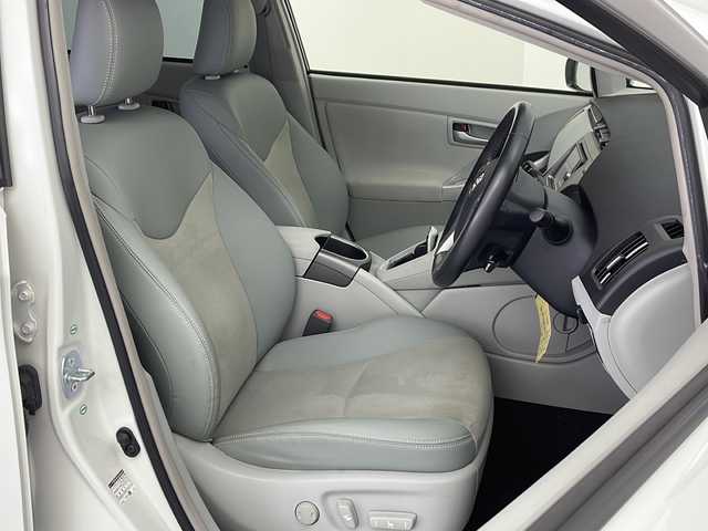 トヨタ プリウス G 大阪府 2014(平26)年 4万km ホワイトパールクリスタルシャイン 純正ナビ/・Ｂｌｕｅｔｏｏｔｈ/・フルセグテレビ/・ＣＤ/ＤＶＤ/クルーズコントロール/パワーシート/スマートキー/ビルトインＥＴＣ　/前後ドライブレコーダー/ハーフレザーシート/オートライト/W+サイド/カーテンエアバッグ/フォグランプ