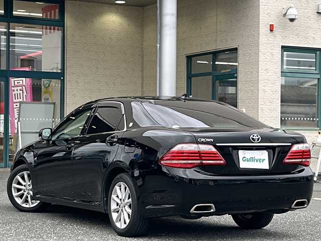 トヨタ クラウン ロイヤル Rサルーン スペシャルナビP 愛知県 2010(平22)年 15.5万km ブラック 登録時走行距離154386km/純正HDDナビ/（Bluetooth/フルセグTV/DVD/AM/FM)/バックカメラ/ドラレコ前/ビルドインETC/クルコンコントロール/ステアリングスイッチ/プッシュスタート/スマートキー/（スペアキー×１）/USB端子/オートライト/HIDライト/フォグランプ/純正フロアマット/純正ドアバイザー/取説/保証書
