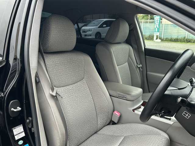 トヨタ クラウン ロイヤル Rサルーン スペシャルナビP 愛知県 2010(平22)年 15.5万km ブラック 登録時走行距離154386km/純正HDDナビ/（Bluetooth/フルセグTV/DVD/AM/FM)/バックカメラ/ドラレコ前/ビルドインETC/クルコンコントロール/ステアリングスイッチ/プッシュスタート/スマートキー/（スペアキー×１）/USB端子/オートライト/HIDライト/フォグランプ/純正フロアマット/純正ドアバイザー/取説/保証書