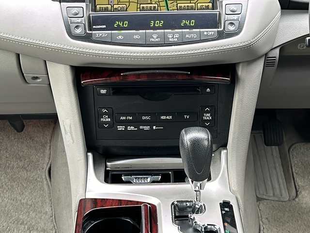 トヨタ クラウン ロイヤル Rサルーン スペシャルナビP 愛知県 2010(平22)年 15.5万km ブラック 登録時走行距離154386km/純正HDDナビ/（Bluetooth/フルセグTV/DVD/AM/FM)/バックカメラ/ドラレコ前/ビルドインETC/クルコンコントロール/ステアリングスイッチ/プッシュスタート/スマートキー/（スペアキー×１）/USB端子/オートライト/HIDライト/フォグランプ/純正フロアマット/純正ドアバイザー/取説/保証書