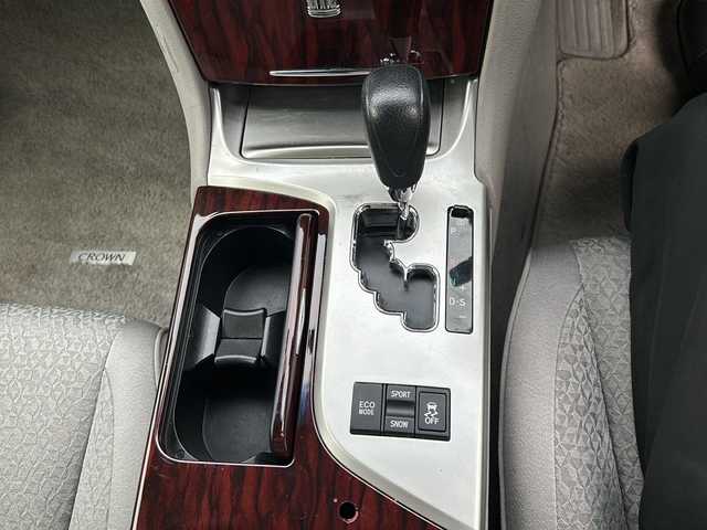 トヨタ クラウン ロイヤル Rサルーン スペシャルナビP 愛知県 2010(平22)年 15.5万km ブラック 登録時走行距離154386km/純正HDDナビ/（Bluetooth/フルセグTV/DVD/AM/FM)/バックカメラ/ドラレコ前/ビルドインETC/クルコンコントロール/ステアリングスイッチ/プッシュスタート/スマートキー/（スペアキー×１）/USB端子/オートライト/HIDライト/フォグランプ/純正フロアマット/純正ドアバイザー/取説/保証書