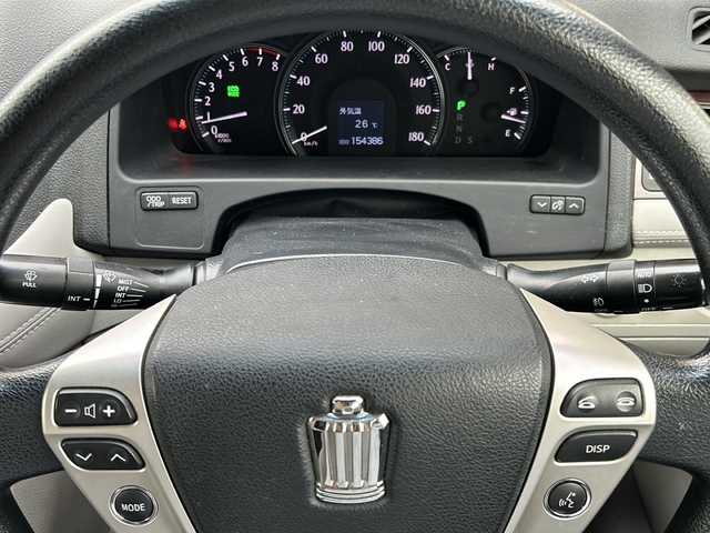 トヨタ クラウン ロイヤル Rサルーン スペシャルナビP 愛知県 2010(平22)年 15.5万km ブラック 登録時走行距離154386km/純正HDDナビ/（Bluetooth/フルセグTV/DVD/AM/FM)/バックカメラ/ドラレコ前/ビルドインETC/クルコンコントロール/ステアリングスイッチ/プッシュスタート/スマートキー/（スペアキー×１）/USB端子/オートライト/HIDライト/フォグランプ/純正フロアマット/純正ドアバイザー/取説/保証書