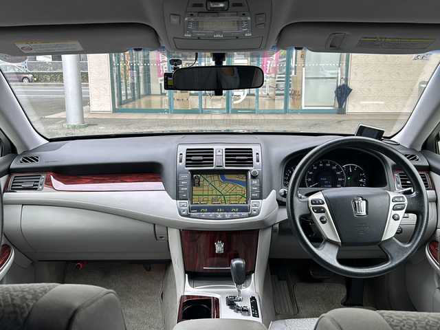 トヨタ クラウン ロイヤル Rサルーン スペシャルナビP 愛知県 2010(平22)年 15.5万km ブラック 登録時走行距離154386km/純正HDDナビ/（Bluetooth/フルセグTV/DVD/AM/FM)/バックカメラ/ドラレコ前/ビルドインETC/クルコンコントロール/ステアリングスイッチ/プッシュスタート/スマートキー/（スペアキー×１）/USB端子/オートライト/HIDライト/フォグランプ/純正フロアマット/純正ドアバイザー/取説/保証書