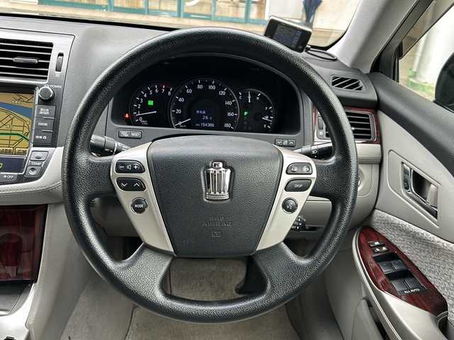 トヨタ クラウン ロイヤル Rサルーン スペシャルナビP 愛知県 2010(平22)年 15.5万km ブラック 登録時走行距離154386km/純正HDDナビ/（Bluetooth/フルセグTV/DVD/AM/FM)/バックカメラ/ドラレコ前/ビルドインETC/クルコンコントロール/ステアリングスイッチ/プッシュスタート/スマートキー/（スペアキー×１）/USB端子/オートライト/HIDライト/フォグランプ/純正フロアマット/純正ドアバイザー/取説/保証書