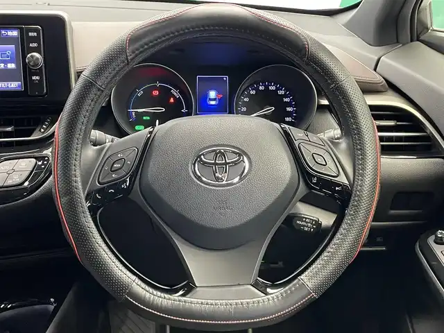 トヨタ Ｃ－ＨＲ G LEDエディション 鹿児島県 2018(平30)年 5.4万km ブラック/センシュアルレッドマイカ 2トーン 禁煙車　/純正ナビ　/バックカメラ　/トヨタセーフティセンス/レーンキープアシスト/ブラインドスポットモニター　/追従型クルーズコントロール/前後コーナーセンサー/前席シートヒーター/LEDヘッドライト/オートライト/オートマチックハイビーム/ETC/純正フロアマット/ドアバイザー/純正アルミホイール/電動パーキングブレーキ/オートブレーキホールド