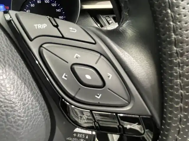 トヨタ Ｃ－ＨＲ G LEDエディション 鹿児島県 2018(平30)年 5.4万km ブラック/センシュアルレッドマイカ 2トーン 禁煙車　/純正ナビ　/バックカメラ　/トヨタセーフティセンス/レーンキープアシスト/ブラインドスポットモニター　/追従型クルーズコントロール/前後コーナーセンサー/前席シートヒーター/LEDヘッドライト/オートライト/オートマチックハイビーム/ETC/純正フロアマット/ドアバイザー/純正アルミホイール/電動パーキングブレーキ/オートブレーキホールド