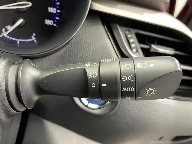 トヨタ Ｃ－ＨＲ G LEDエディション 鹿児島県 2018(平30)年 5.4万km ブラック/センシュアルレッドマイカ 2トーン 禁煙車　/純正ナビ　/バックカメラ　/トヨタセーフティセンス/レーンキープアシスト/ブラインドスポットモニター　/追従型クルーズコントロール/前後コーナーセンサー/前席シートヒーター/LEDヘッドライト/オートライト/オートマチックハイビーム/ETC/純正フロアマット/ドアバイザー/純正アルミホイール/電動パーキングブレーキ/オートブレーキホールド