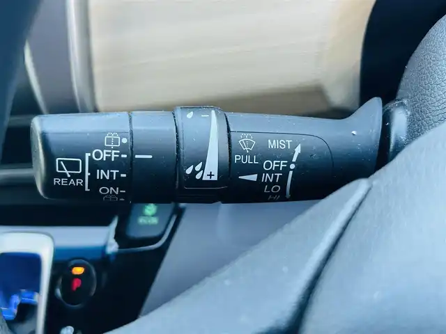 ホンダ フリード ハイブリット G センシング 岡山県 2017(平29)年 11.3万km ホワイトオーキッドパール (株)IDOMが運営する【じしゃロン岡山店】の自社ローン専用車両です。こちらは現金またはオートローンご利用時の価格です。 自社ローンご希望の方は別途その旨お申し付け下さい/・純正ナビゲーション/・バックカメラ/・両側電動スライドドア/・センシング/・ＬＥＤライト