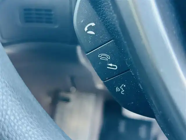 ホンダ フリード ハイブリット G センシング 岡山県 2017(平29)年 11.3万km ホワイトオーキッドパール (株)IDOMが運営する【じしゃロン岡山店】の自社ローン専用車両です。こちらは現金またはオートローンご利用時の価格です。 自社ローンご希望の方は別途その旨お申し付け下さい/・純正ナビゲーション/・バックカメラ/・両側電動スライドドア/・センシング/・ＬＥＤライト