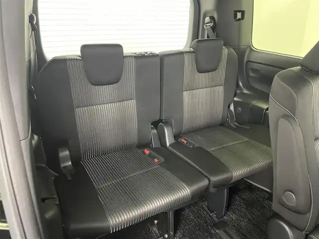 トヨタ ヴォクシー ZS 煌Ⅱ 岡山県 2020(令2)年 4.3万km ブラック アルパイン９インチナビ/【Bluetooth/フルセグTV/USB/HDMI】/衝突軽減ブレーキシステム/オートハイビーム/ＬＥＤヘッドライト/両側パワースライドドア/クルーズコントロール/バックカメラ/ビルトインＥＴＣ/社外ドライブレコーダー（前後）/コーナーセンサー（前後）/レーンアシスト/純正フロアマット/踏み間違い防止/ISOFIX/後席サンシェイド/ステアリングスイッチ/チルトステアリング/シートリフター/シートバックテーブル/ウインカーミラー/ドアバイザー/新車保証書/取扱説明書
