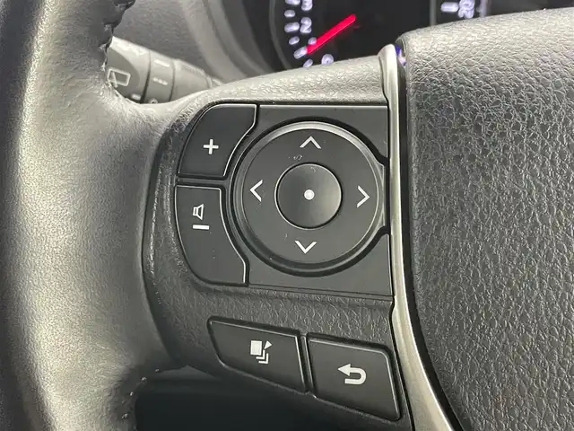 トヨタ ヴォクシー ZS 煌Ⅱ 岡山県 2020(令2)年 4.3万km ブラック アルパイン９インチナビ/【Bluetooth/フルセグTV/USB/HDMI】/衝突軽減ブレーキシステム/オートハイビーム/ＬＥＤヘッドライト/両側パワースライドドア/クルーズコントロール/バックカメラ/ビルトインＥＴＣ/社外ドライブレコーダー（前後）/コーナーセンサー（前後）/レーンアシスト/純正フロアマット/踏み間違い防止/ISOFIX/後席サンシェイド/ステアリングスイッチ/チルトステアリング/シートリフター/シートバックテーブル/ウインカーミラー/ドアバイザー/新車保証書/取扱説明書