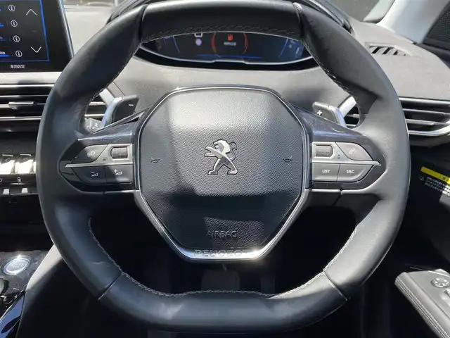 プジョー ３００８ アリュール 福岡県 2017(平29)年 4.6万km パール クルーズコントロール/レーンキープアシスト/ブラインドスポットモニター/ハーフレザーシート/純正ナビ　/フルセグTV/Bluetooth/バックカメラ/サイドカメラ/ワイヤレス充電　/LEDヘッドライト/オートハイビーム/オートワイパー/ステアリングスイッチ/パドルシフト/純正１８インチアルミホイール　/ETC