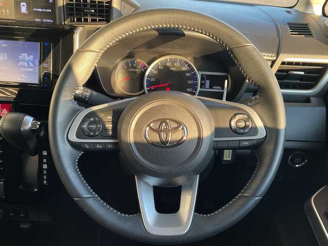 トヨタ ルーミー カスタムG 愛知県 2023(令5)年 1.9万km ブラックマイカメタリック SDナビ/全方位カメラ/両側パワースライドドア/レーダークルーズコントロール/シートヒーター/バックカメラ/コーナーセンサー/純正アルミホイール/LEDヘッドライト/ETC/衝突軽減システム/CD DVD/Bluetooth/ステアリングスイッチ/スマートキー/プッシュスタート