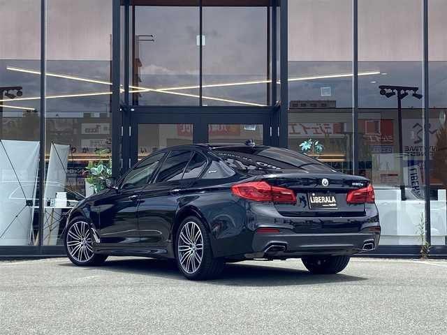 ＢＭＷ ５３０ｅ Mスポーツアイパフォーマンス 福岡県 2018(平30)年 5.1万km サファイアブラックP ・純正HDDナビ/USB/BT/CD/DVD/フルセグTV/・全方位カメラ/・インテリジェントセーフティ/・ACC/・HUD/・ブラックレザーシート/・前席パワーシート/・D席メモリーシート/・全席シートヒーター/・フットトランクオープナー/・パドルシフト/・電動パーキング/・AUTO HOLD/・アンビエントライト/・ビルトインETC2.0/・純正19インチAW/・AUTO LEDヘッドライト/・スマートキー/・保証書/取扱説明書