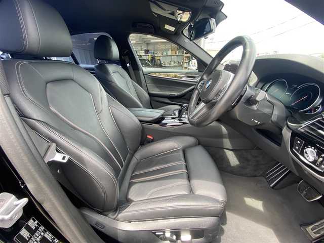 ＢＭＷ ５３０ｅ Mスポーツアイパフォーマンス 福岡県 2018(平30)年 5.1万km サファイアブラックP ・純正HDDナビ/USB/BT/CD/DVD/フルセグTV/・全方位カメラ/・インテリジェントセーフティ/・ACC/・HUD/・ブラックレザーシート/・前席パワーシート/・D席メモリーシート/・全席シートヒーター/・フットトランクオープナー/・パドルシフト/・電動パーキング/・AUTO HOLD/・アンビエントライト/・ビルトインETC2.0/・純正19インチAW/・AUTO LEDヘッドライト/・スマートキー/・保証書/取扱説明書