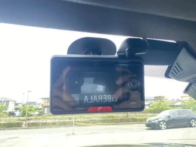 ＢＭＷ ５３０ｅ Mスポーツアイパフォーマンス 福岡県 2018(平30)年 5.1万km サファイアブラックP ・純正HDDナビ/USB/BT/CD/DVD/フルセグTV/・全方位カメラ/・インテリジェントセーフティ/・ACC/・HUD/・ブラックレザーシート/・前席パワーシート/・D席メモリーシート/・全席シートヒーター/・フットトランクオープナー/・パドルシフト/・電動パーキング/・AUTO HOLD/・アンビエントライト/・ビルトインETC2.0/・純正19インチAW/・AUTO LEDヘッドライト/・スマートキー/・保証書/取扱説明書