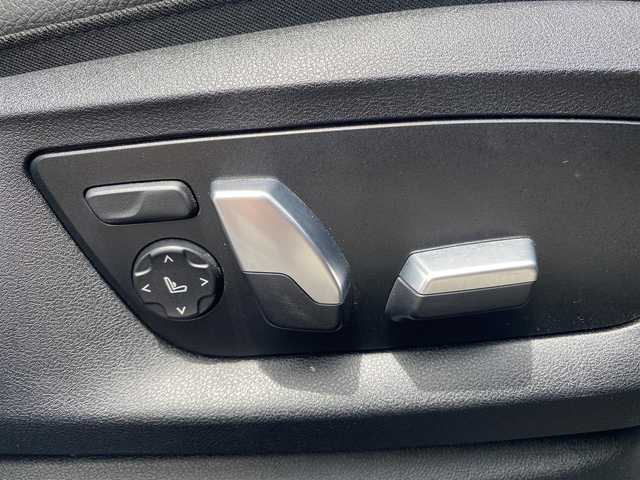 ＢＭＷ ５３０ｅ Mスポーツアイパフォーマンス 福岡県 2018(平30)年 5.1万km サファイアブラックP ・純正HDDナビ/USB/BT/CD/DVD/フルセグTV/・全方位カメラ/・インテリジェントセーフティ/・ACC/・HUD/・ブラックレザーシート/・前席パワーシート/・D席メモリーシート/・全席シートヒーター/・フットトランクオープナー/・パドルシフト/・電動パーキング/・AUTO HOLD/・アンビエントライト/・ビルトインETC2.0/・純正19インチAW/・AUTO LEDヘッドライト/・スマートキー/・保証書/取扱説明書