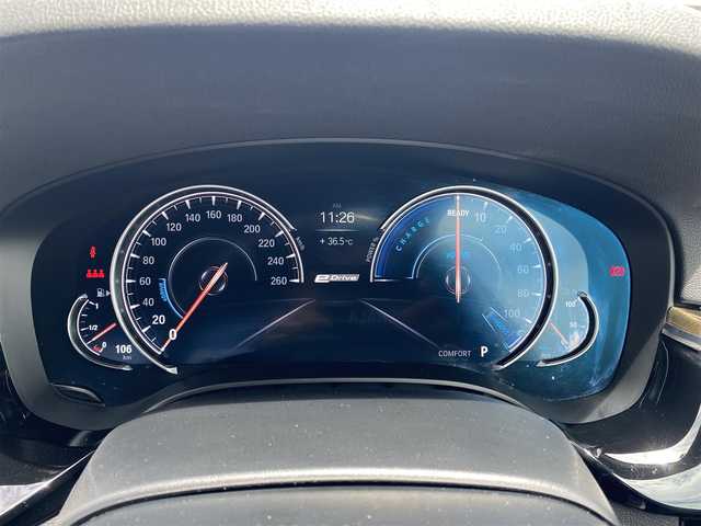 ＢＭＷ ５３０ｅ Mスポーツアイパフォーマンス 福岡県 2018(平30)年 5.1万km サファイアブラックP ・純正HDDナビ/USB/BT/CD/DVD/フルセグTV/・全方位カメラ/・インテリジェントセーフティ/・ACC/・HUD/・ブラックレザーシート/・前席パワーシート/・D席メモリーシート/・全席シートヒーター/・フットトランクオープナー/・パドルシフト/・電動パーキング/・AUTO HOLD/・アンビエントライト/・ビルトインETC2.0/・純正19インチAW/・AUTO LEDヘッドライト/・スマートキー/・保証書/取扱説明書