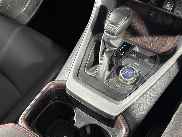 トヨタ ＲＡＶ４ ハイブリッドG 沖縄県 2020(令2)年 3.9万km ホワイトパールクリスタルシャイン 県外仕入/禁煙車/純正9インチディスプレイオーディオ/(Bluetooth.フルセグ.ラジオ.USB)/パノラミックビューモニター/4WD/ブラインドスポットモニター/レーダークルーズコントロール/シートヒーター/メモリパワーシート/電動リアゲート/ステアリングヒーター/トヨタセーフティセンス/プリクラッシュセーフティ/オートハイビーム/クリアランスソナー/ビルトインETC2.0/純正ドライブレコーダー/純正フロアマット/ドアバイザー/レザーシート/スペアキー/TVキャンセラー