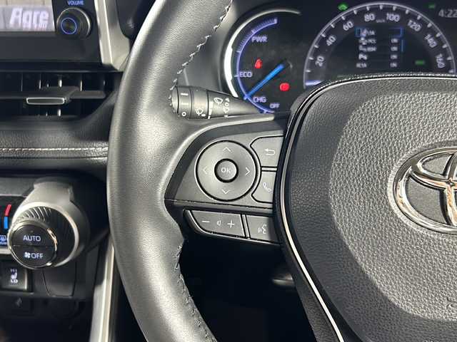 トヨタ ＲＡＶ４ ハイブリッドG 沖縄県 2020(令2)年 3.9万km ホワイトパールクリスタルシャイン 県外仕入/禁煙車/純正9インチディスプレイオーディオ/(Bluetooth.フルセグ.ラジオ.USB)/パノラミックビューモニター/4WD/ブラインドスポットモニター/レーダークルーズコントロール/シートヒーター/メモリパワーシート/電動リアゲート/ステアリングヒーター/トヨタセーフティセンス/プリクラッシュセーフティ/オートハイビーム/クリアランスソナー/ビルトインETC2.0/純正ドライブレコーダー/純正フロアマット/ドアバイザー/レザーシート/スペアキー/TVキャンセラー