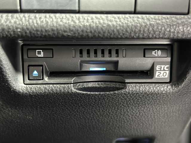 トヨタ ＲＡＶ４ ハイブリッドG 沖縄県 2020(令2)年 3.9万km ホワイトパールクリスタルシャイン 県外仕入/禁煙車/純正9インチディスプレイオーディオ/(Bluetooth.フルセグ.ラジオ.USB)/パノラミックビューモニター/4WD/ブラインドスポットモニター/レーダークルーズコントロール/シートヒーター/メモリパワーシート/電動リアゲート/ステアリングヒーター/トヨタセーフティセンス/プリクラッシュセーフティ/オートハイビーム/クリアランスソナー/ビルトインETC2.0/純正ドライブレコーダー/純正フロアマット/ドアバイザー/レザーシート/スペアキー/TVキャンセラー