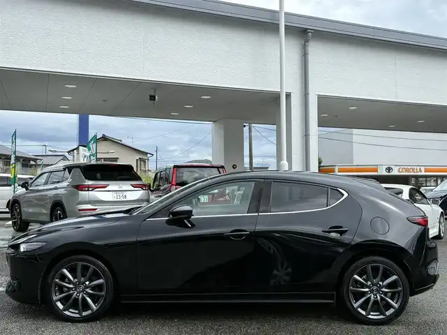 マツダ マツダ３ファストバック XD Lパッケージ 熊本県 2019(令1)年 8万km ジェットブラックマイカ BOSEサウンド/純正ナビ/【CD/DVD/SD/BT/HDMI】/全方位カメラ/i-ACTIVSENSE/スマートブレーキサポート/車線逸脱警報/ブラインドスポットモニター/コーナーセンサー/黒革シート/シートヒーター/パワーシート/ステアリングヒーター/ステアリングリモコン/純正18インチAW/ビルトインETC/オートLEDヘッドライト/電子パーキング/スマートキー/プッシュスタート