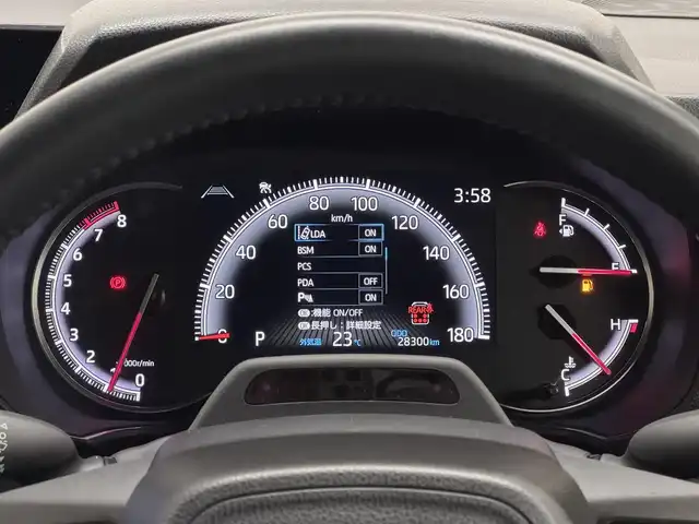 トヨタ ヴォクシー S－Z 三重県 2022(令4)年 2.9万km ホワイトパールクリスタルシャイン ガソリン/FF/MTモード付インパネCVT/10.5インチ ディスプレイオーディオPlus（ナビ搭載）/（AM/FM/TV/CD/DVD/USB/iPod/Miracast/CarPlay/AndroidAuto）/純正 14インチOLED後席フリップダウンモニター V14T-R72R/パノラミックビューモニター（床下透過表示機能付）*/両側ハンズフリーパワースライドドア*/ドライブレコーダー前後/ETC2.0/Toyota Safety Sense/●PCS/●LDA/●レーダークルコン（全車速追従機能付）/●オートハイビーム/●RSA/・パーキングサポートブレーキ（静止物＆後方接近車両*・歩行者*）/・プロアクティブドライビングアシスト/・発進遅れ告知/・BSM＆RCTA＋レーンチェンジアシスト*/・安心降車アシスト＋RCD*/・アドバンスト ドライブ＋フロントクロストラフィックアラート、ドライバーモニター*/・トヨタチームメイト［アドバンスト パーク］*/装備/快適＆利便パッケージ（High）*/●2ndシートオットマン＆ヒーター/●ステアリングヒーター/●パワーバックドア/・ハーフレザーシート/・シートヒーター（D/N）/・保/取/・スマートキーx2/など/*…メーカーOP
