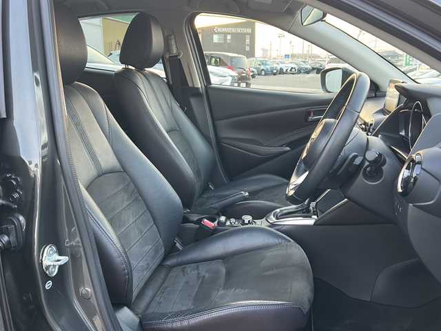 マツダ デミオ XD ツーリング Lパッケージ 徳島県 2017(平29)年 7.4万km マシーングレープレミアムM ターボ/純正SDナビ/（Bluetooth/ワンセグ/CD/DVD/AUX）/バックカメラ/シートヒーター（D+N席）/クルーズコントロール/パドルシフト/LEDヘッドライト/オートライト/ビルトインETC/純正AW/純正フロアマット/プッシュスタート/スマートキー/スペアキー