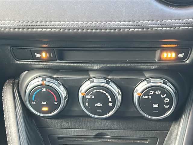 マツダ デミオ XD ツーリング Lパッケージ 徳島県 2017(平29)年 7.4万km マシーングレープレミアムM ターボ/純正SDナビ/（Bluetooth/ワンセグ/CD/DVD/AUX）/バックカメラ/シートヒーター（D+N席）/クルーズコントロール/パドルシフト/LEDヘッドライト/オートライト/ビルトインETC/純正AW/純正フロアマット/プッシュスタート/スマートキー/スペアキー