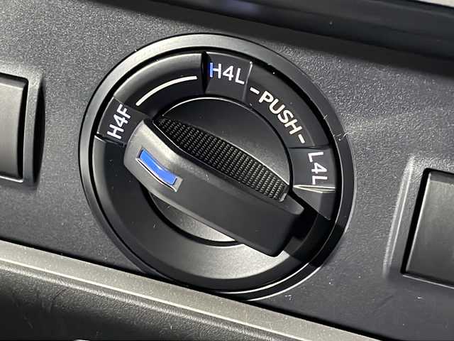 トヨタ ランドクルーザー プラド TX Lパッケージ 広島県 2022(令4)年 2.9万km アティチュードブラックマイカ 7人乗り/純正9型ナビ/バックカメラ/黒革シート/パワーシート/シートヒーター/ベンチレーション/電動格納サードシート/トランスファーレバー/セーフティセンス/・プリクラッシュセーフティ/・レーンディパーチャーアラート/・オートマチックハイビーム/・レーダークルーズコントロール/・パーキングサポートブレーキ/LEDヘッドランプ/純正17インチAW/ETC/ドライブレコーダー