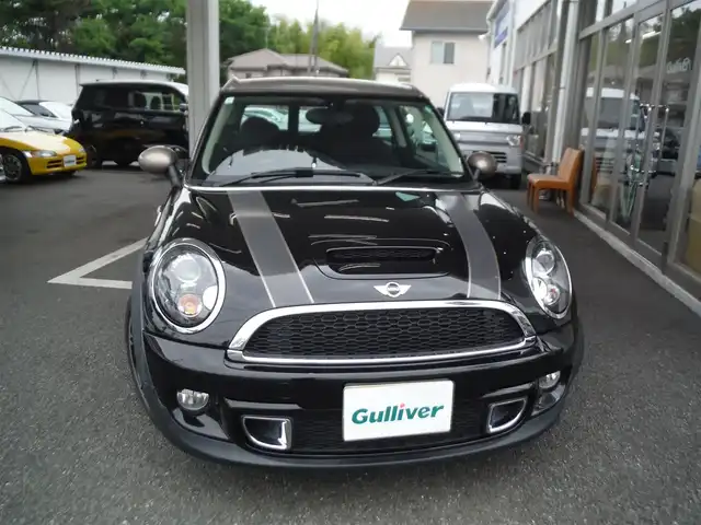 ＭＩＮＩ ミニ クラブマン クーパー S 東京都 2013(平25)年 2.4万km 黒Ⅱ ボンドストリート/　ラウンジレザーシート/　前席シートヒーター/　ブラックアイオートライト/　レザー仕上げインテリア/　専用17インチAW/　アームレスト/レインセンサー/社外ナビ・TV・ETC/　バックカメラ/パドルシフト/プッシュエンジンスタート/キーレス×2個