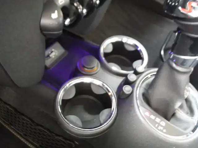ＭＩＮＩ ミニ クラブマン クーパー S 東京都 2013(平25)年 2.4万km 黒Ⅱ ボンドストリート/　ラウンジレザーシート/　前席シートヒーター/　ブラックアイオートライト/　レザー仕上げインテリア/　専用17インチAW/　アームレスト/レインセンサー/社外ナビ・TV・ETC/　バックカメラ/パドルシフト/プッシュエンジンスタート/キーレス×2個