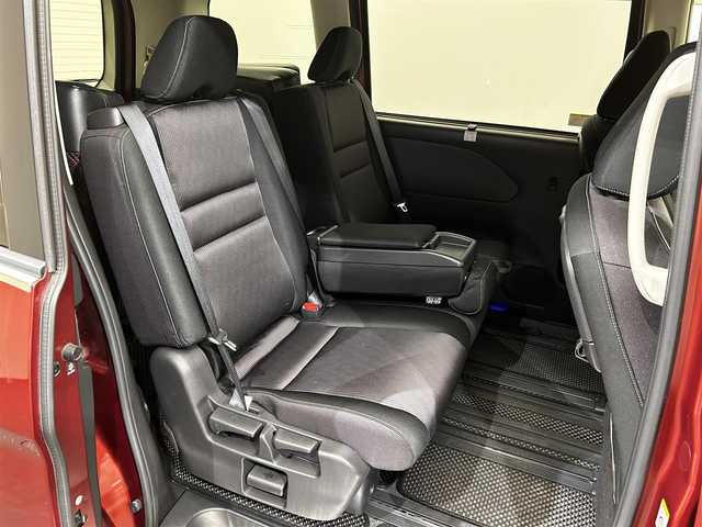 日産 セレナ ハイウェイスター Vセレクション 愛媛県 2018(平30)年 4.9万km マルーンレッド 2トーン ・９型ナビ/（フルセグＴＶ・ＢＴ・ＣＤ・ＤＶＤ・ＦＭ・ＡＭ・ＳＤ・ＵＳＢ・ＡＵＸ）/・全方位カメラ　/・ＥＴＣ　/・前方ドラレコ　/・１１型後席モニター　/・両側電動ドア　/・クルーズコントロール　/・パーキングアシスト/・衝突軽減ブレーキ