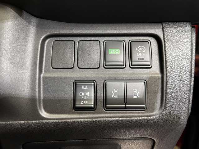 日産 セレナ ハイウェイスター Vセレクション 愛媛県 2018(平30)年 4.9万km マルーンレッド 2トーン ・９型ナビ/（フルセグＴＶ・ＢＴ・ＣＤ・ＤＶＤ・ＦＭ・ＡＭ・ＳＤ・ＵＳＢ・ＡＵＸ）/・全方位カメラ　/・ＥＴＣ　/・前方ドラレコ　/・１１型後席モニター　/・両側電動ドア　/・クルーズコントロール　/・パーキングアシスト/・衝突軽減ブレーキ