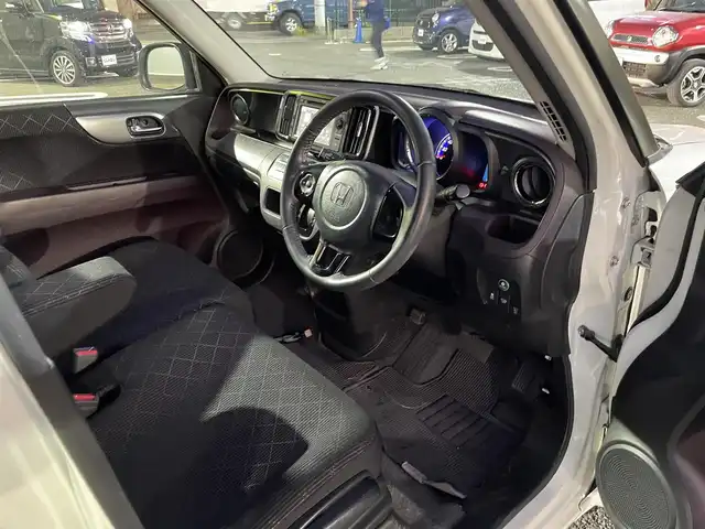 ホンダ Ｎ ＯＮＥ プレミアム SSパッケージ 東京都 2014(平26)年 8.6万km パールⅡ (株)IDOMが運営する【じしゃロン国分寺店】の自社ローン対象車両になります。こちらは現金ご利用時の価格です。/自社ローンご希望の方は別途その旨お申付け下さい。